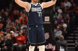 开云 东契奇连续十五场比赛得分超过突破纪录，快船挑战极限！