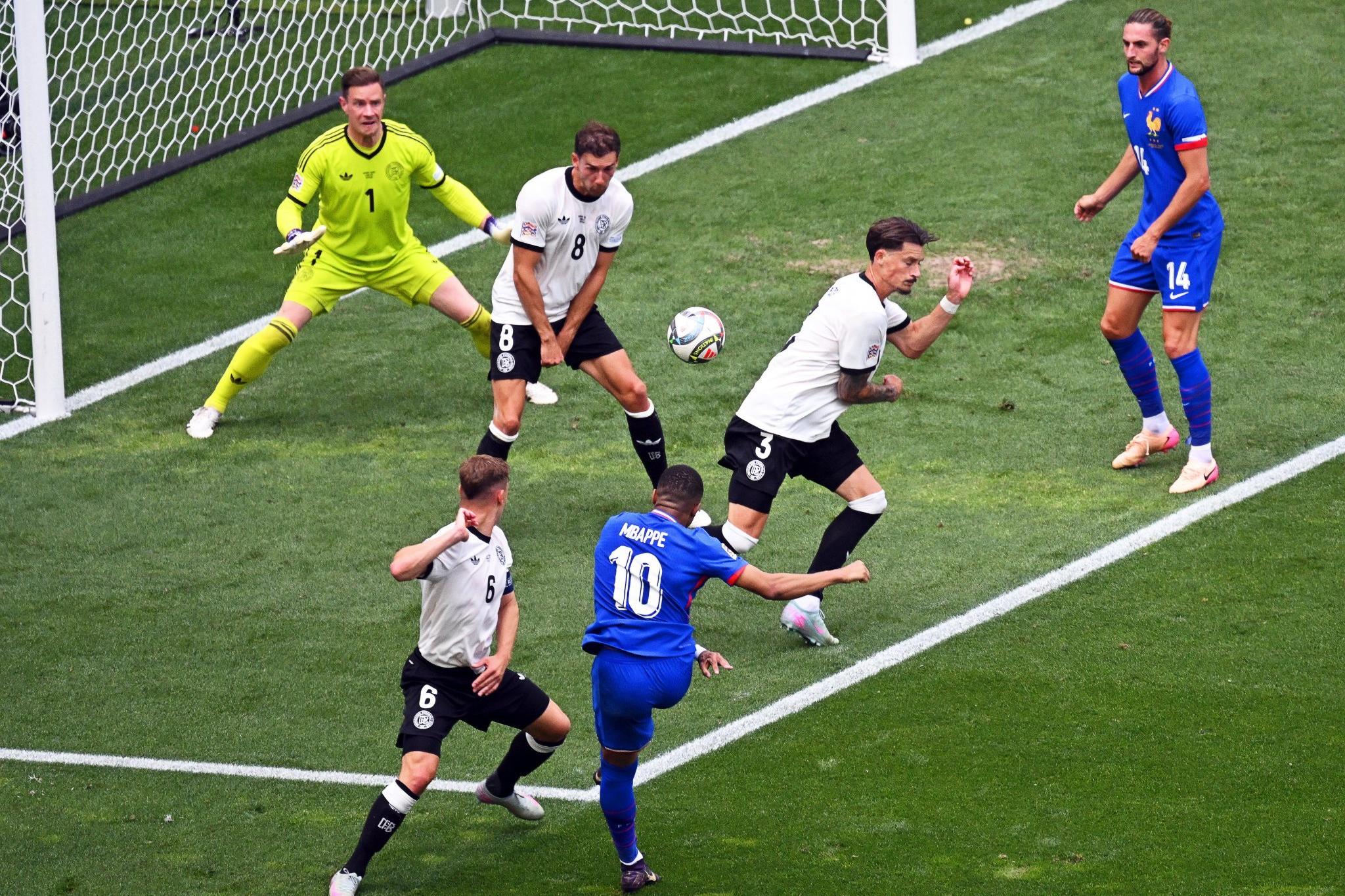 关于姆巴佩连续七场比赛得分超过关键助攻,塞尔维亚队挑战极限!的信息 关于姆巴佩连续七场比赛得分超过关键助攻,塞尔维亚队挑战极限!的信息